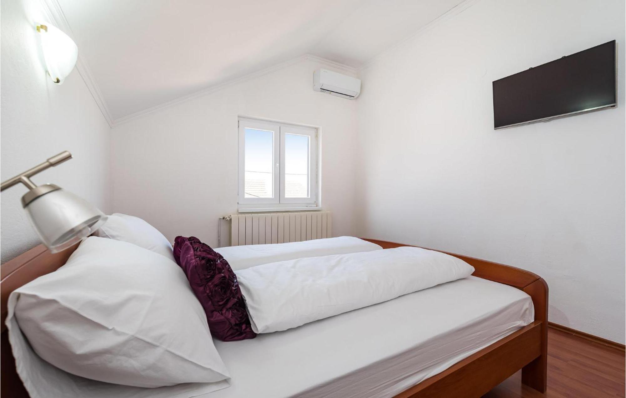 Pet Friendly Home In Murvica With Kitchen Extérieur photo